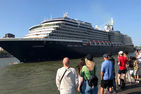 Amsterdam weert cruiseschepen uit centrum