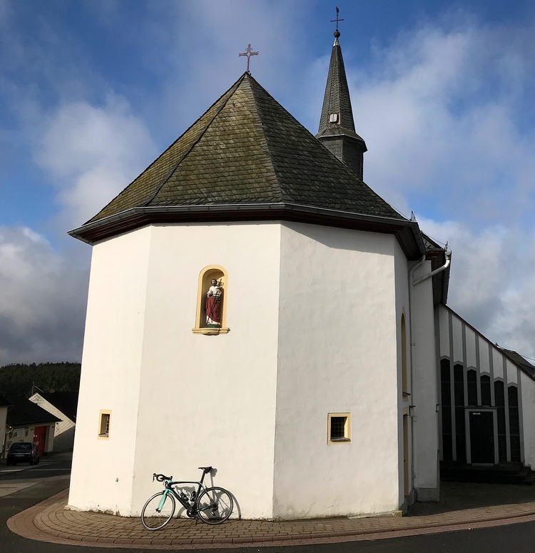 Kerk in Damflos (Rijnland-Palts)