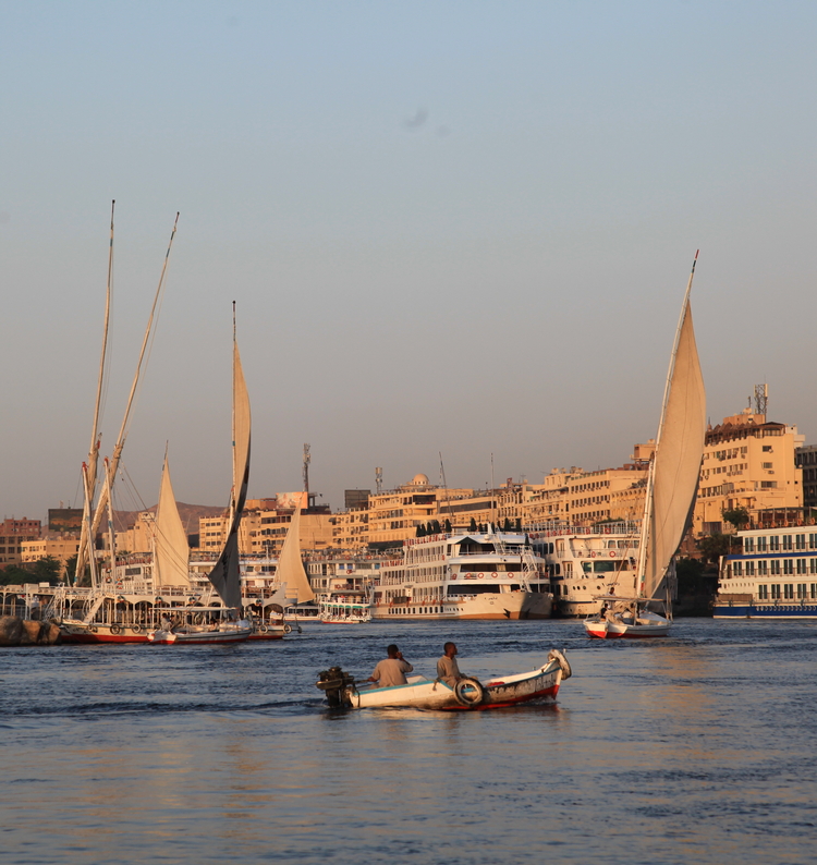 Traditionele boten op de Nijl in Aswan, Egypte ©puuropreis