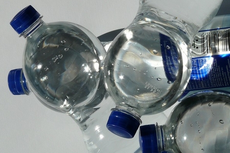 Plastic flessen ©hans_pixabay