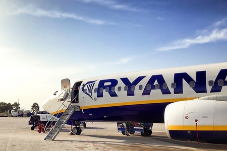 Vliegtuig Ryanair klaar voor vertrek @Qpuuropreis